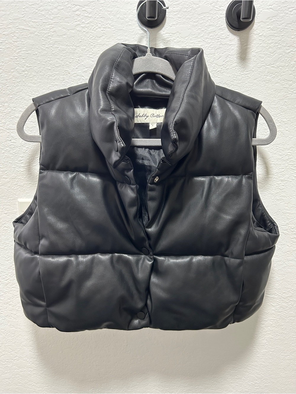 Cropped Faux Leather Puffer Vest - Black